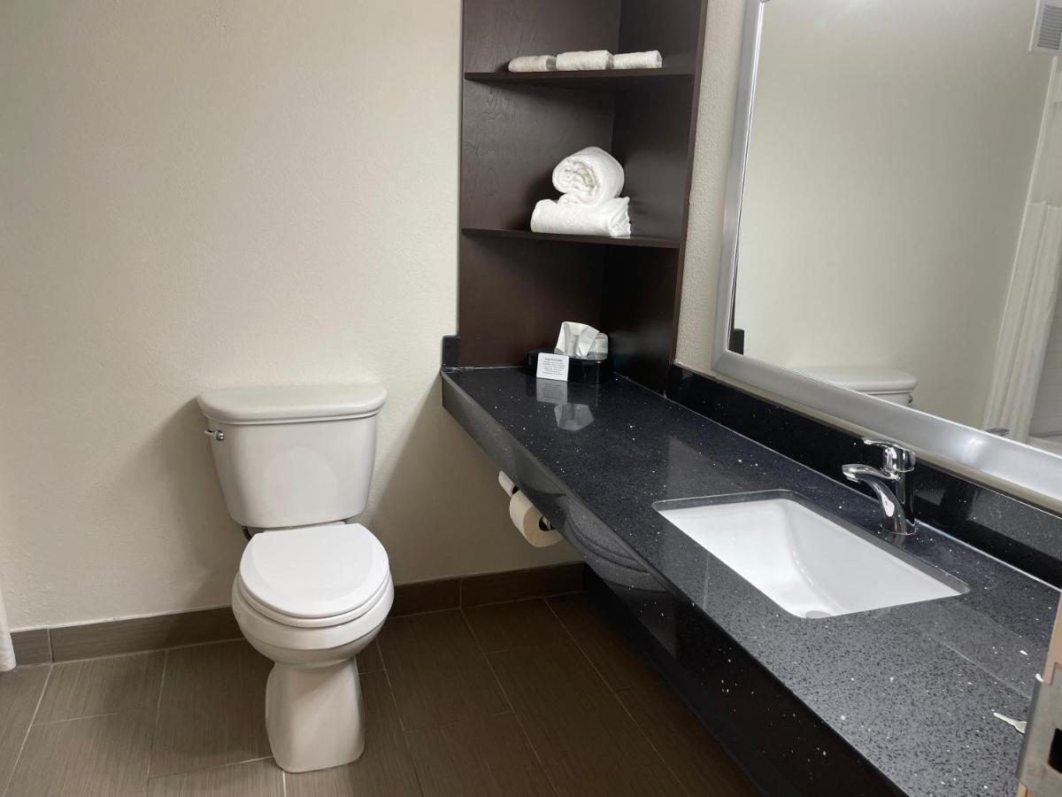 Clarion Pointe Шарлотсвил Екстериор снимка